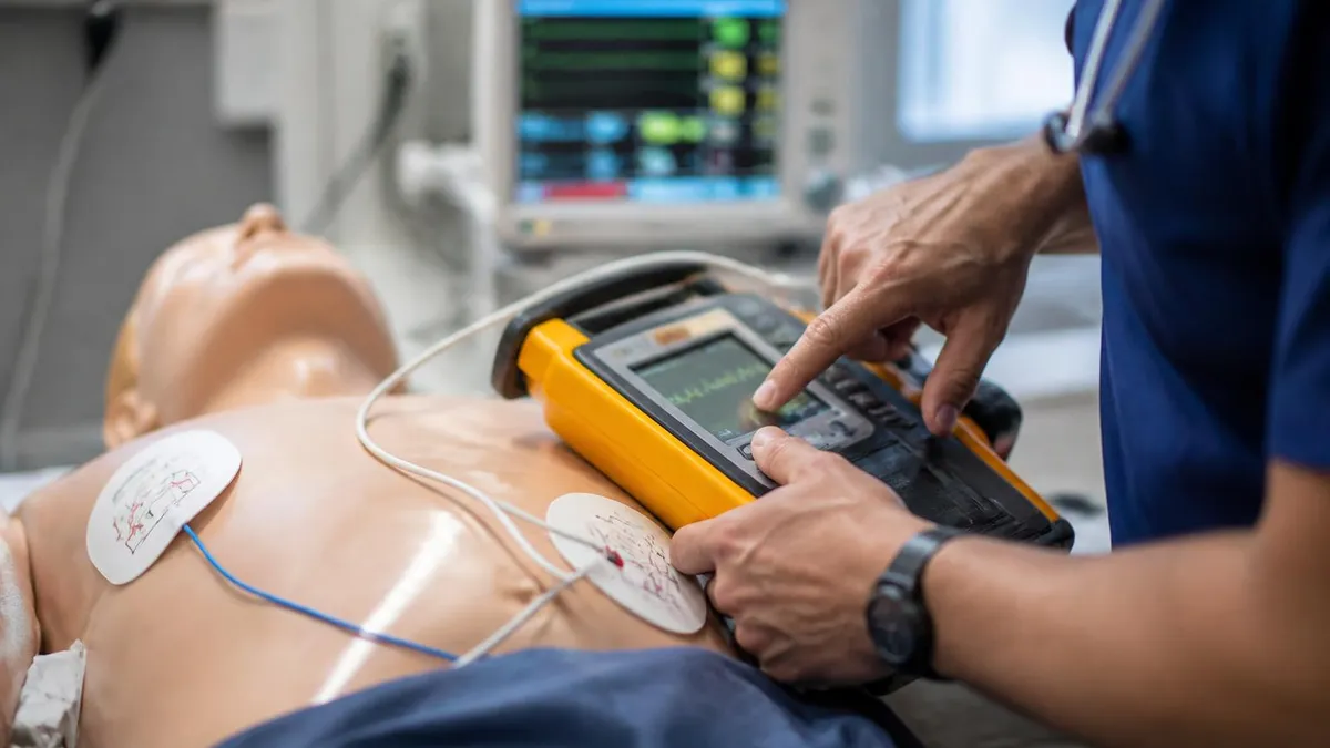 ACLS Pretest Questions - ACLS Advanced Cardiovascular Life Support Practice certification study resource