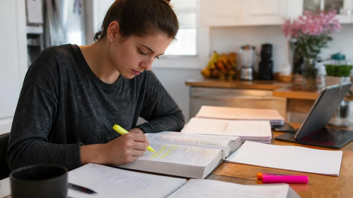 Bartender Hours: Complete Guide to Shifts, Schedules, and Work-Life Balance in 2026 July