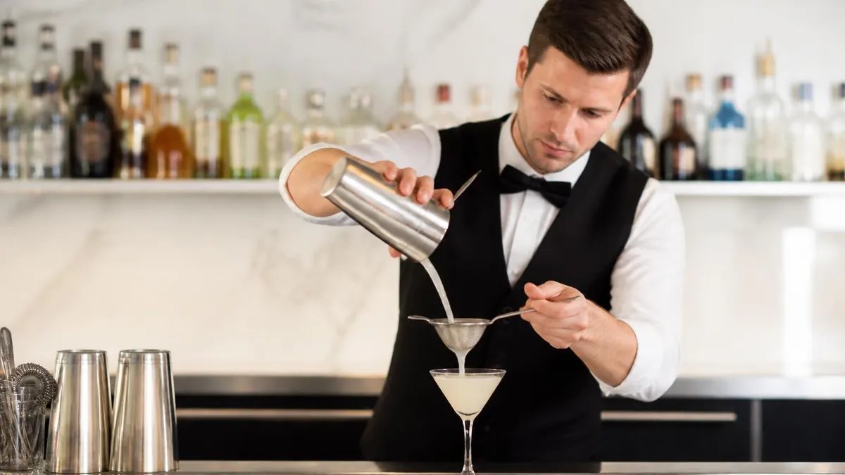 Popular Bartender Drinks: The Complete 2026 Guide to Classic Cocktails, Modern Favorites, and Bar Menu Essentials