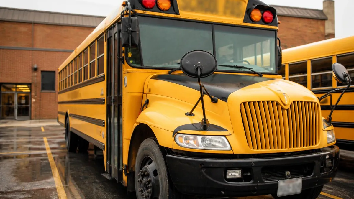 Permit Practice Test - CDL - Commercial Driver's License certification study resource