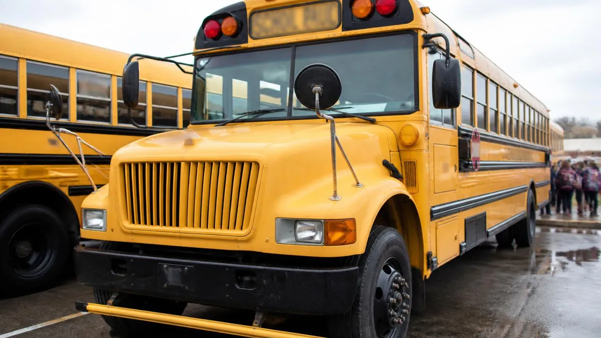 Permit Practice Test - CDL - Commercial Driver's License certification study resource