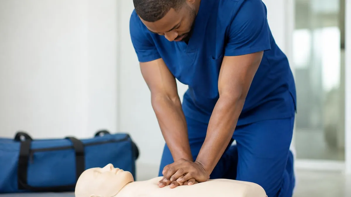 CPR Courses: Complete Guide to ACLS Algorithm, PALS Certification, and Life Support Training in 2026