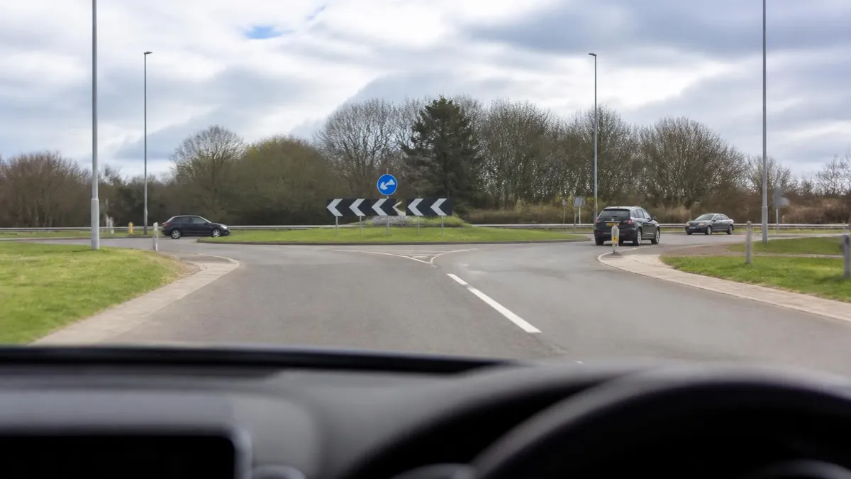 Automatic Driving in the Uk by the Numbers - DVSA - UK Driving Theory Test certification study resource