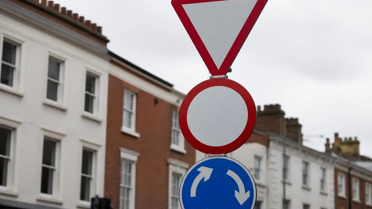 Checklist: Booking Affordable Driving Lessons - DVSA - UK Driving Theory Test certification study resource