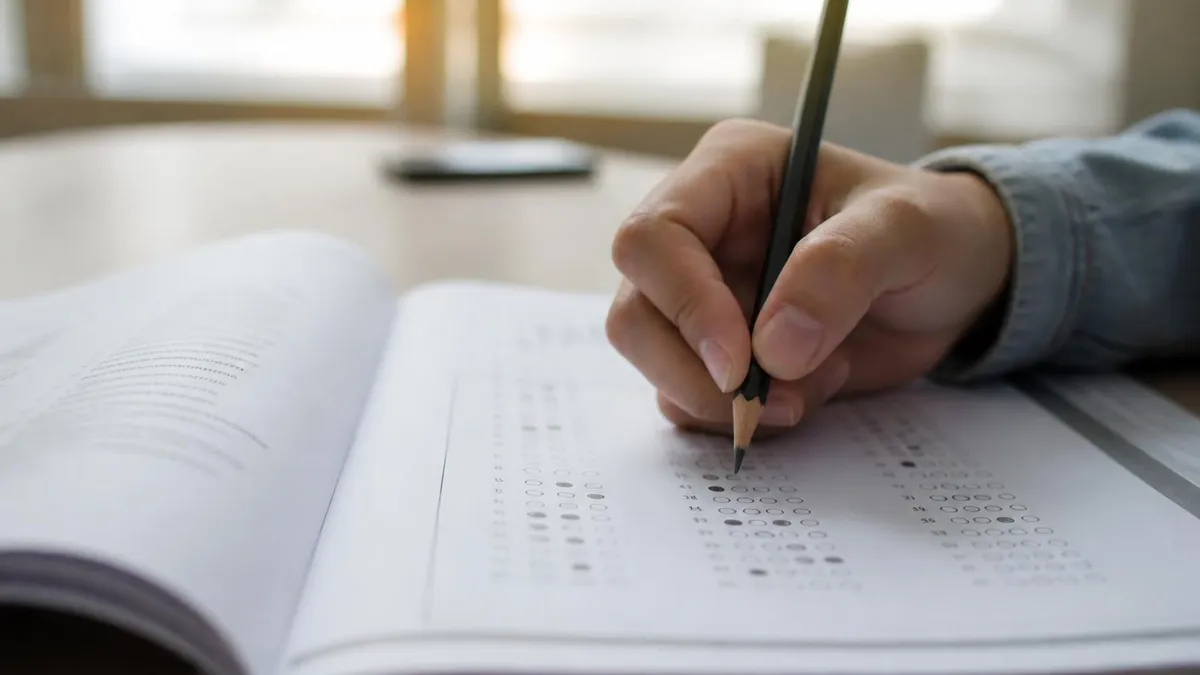 English Grammar Quiz: Test Your Skills and Master the Rules 2026 June