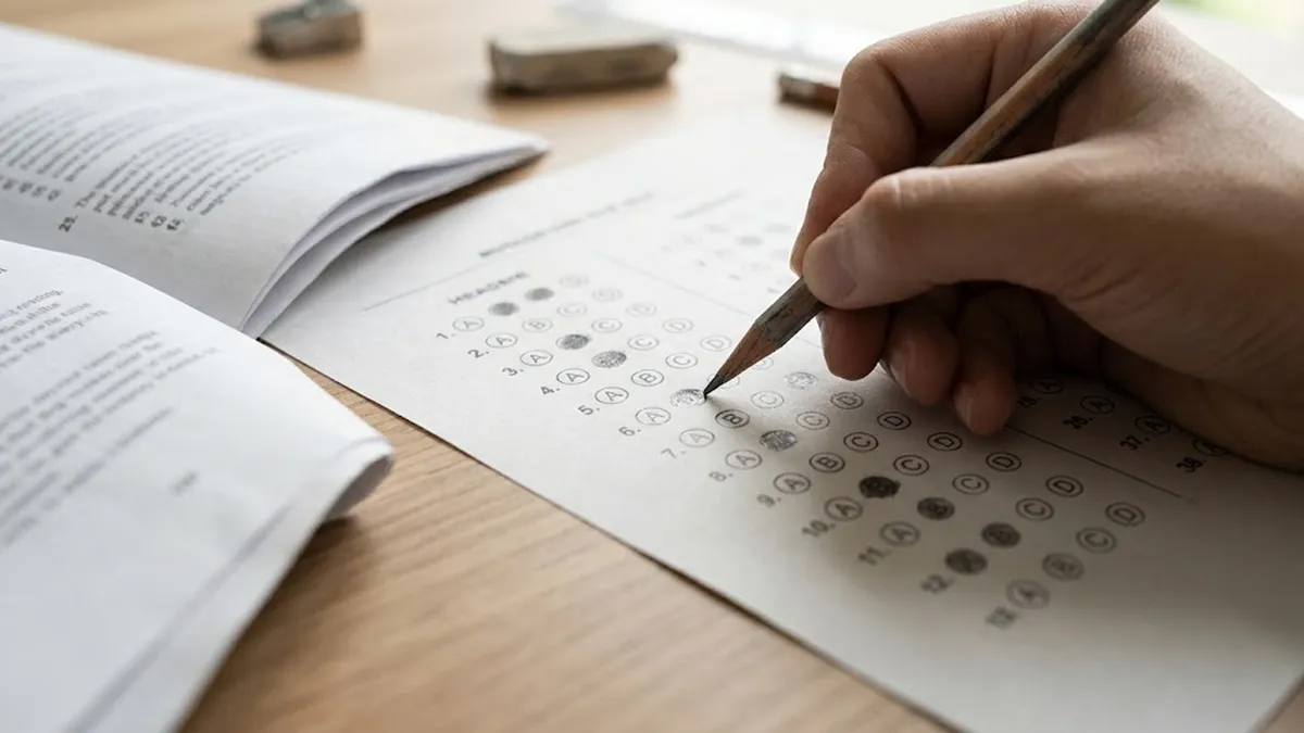 How to Write Date in English Grammar: US Rules, Commas, and Examples 2026