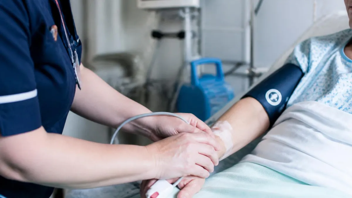 CNA Practice Questions - CNA - Examen de Auxiliar de Enfermería Certificado certification study resource