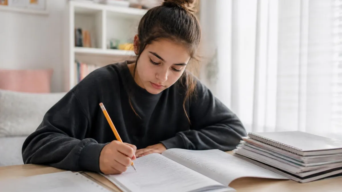 Examen De Policia Estatal De Nueva York guide for Exámenes del Estado de Nueva York - Práctica en Español exam preparation