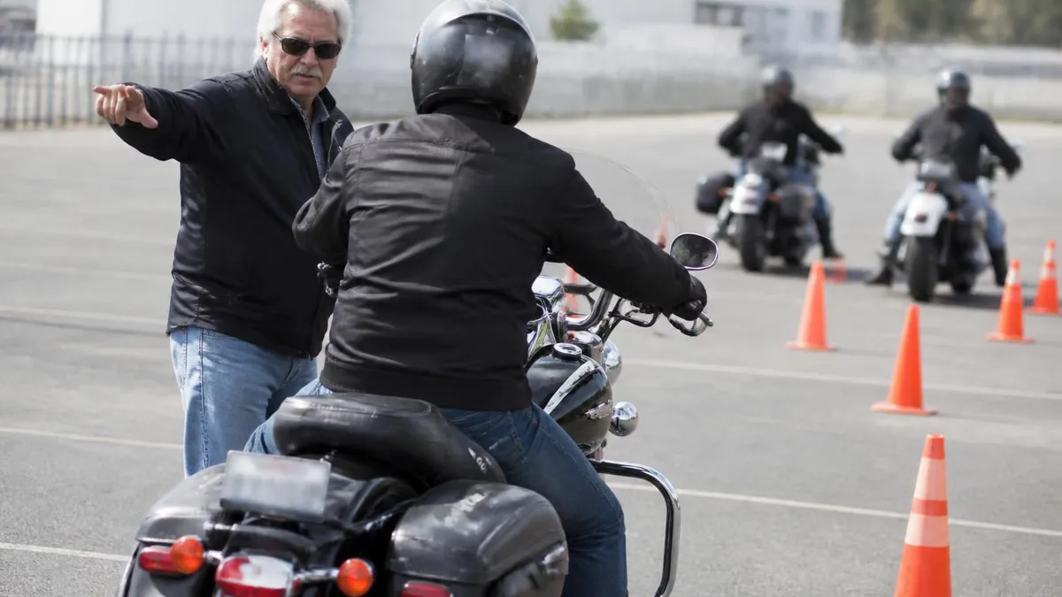 Examen De Permiso De Motocicleta Del Estado De Nue - Exámenes del Estado de Nueva York - Práctica en Español certification...