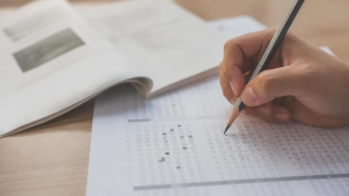 Pruebas De Practica De CDL De Nueva York guide for Exámenes del Estado de Nueva York - Práctica en Español exam preparation
