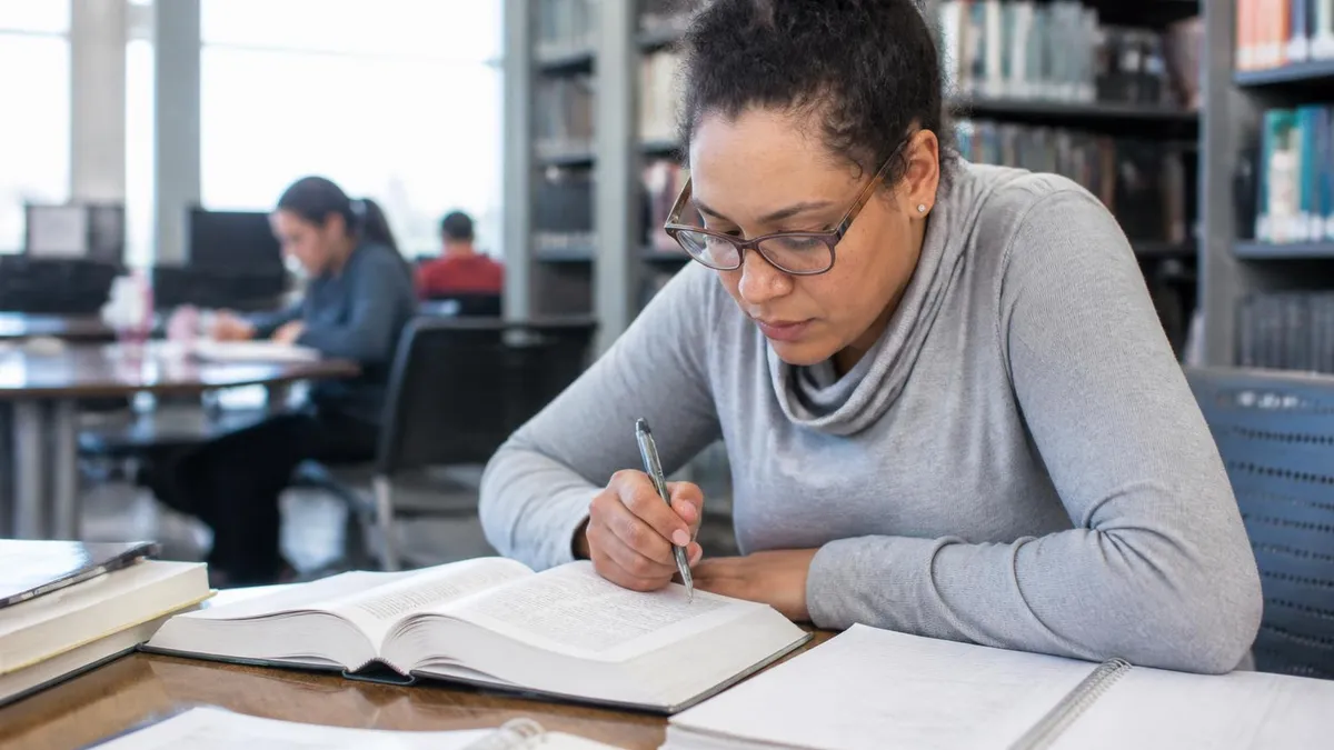 Examen de Práctica de GED en Español Gratis PDF: Guía Completa para Aprobar el GED