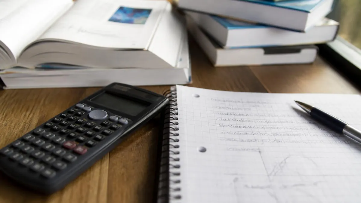 Hojas De Practica Y Guias De Estudio De Matematica - GED en Español - Examen de Equivalencia de Escuela Secundaria certifi...