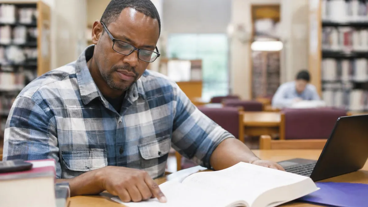Libros de Preparación para el GED de Kaplan: Guía Completa para Aprobar el Examen GED con la Mejor Estrategia de Estudio