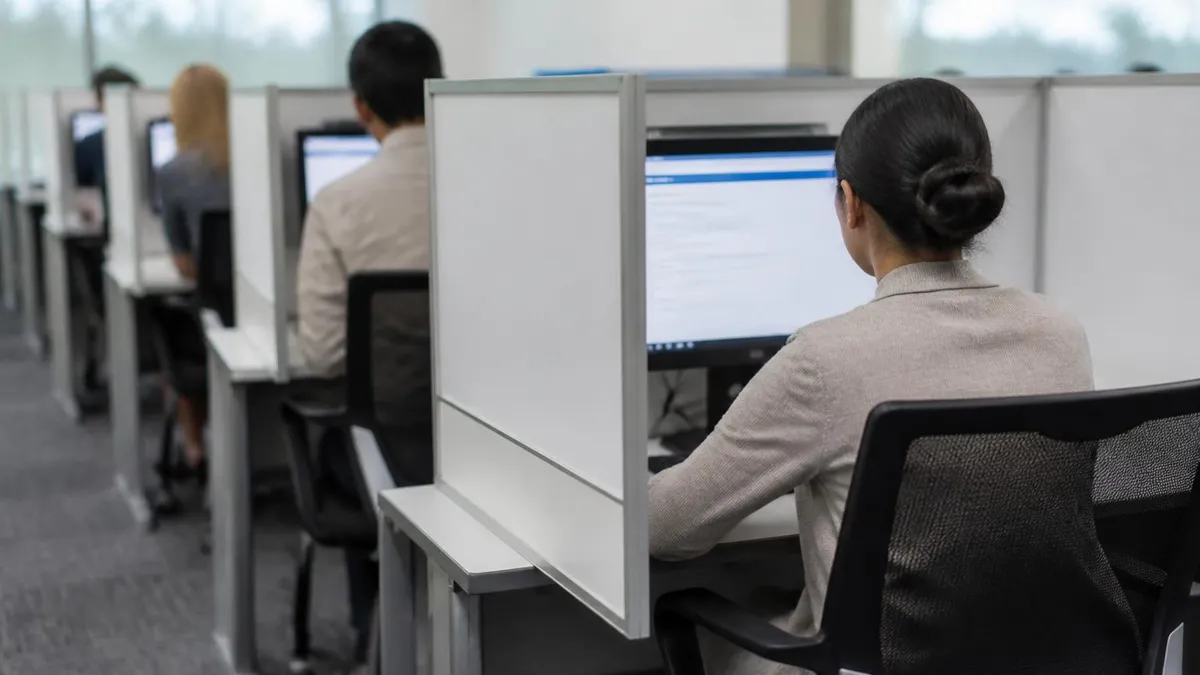 Práctica de Comprensión Auditiva del TOEFL: Guía Completa para Dominar el Listening