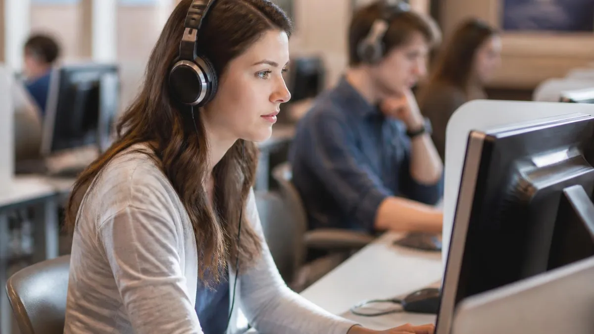 Pruebas De Practica De Comprension Auditiva Del to - TOEFL en Español - Test of English as a Foreign Language certificatio...