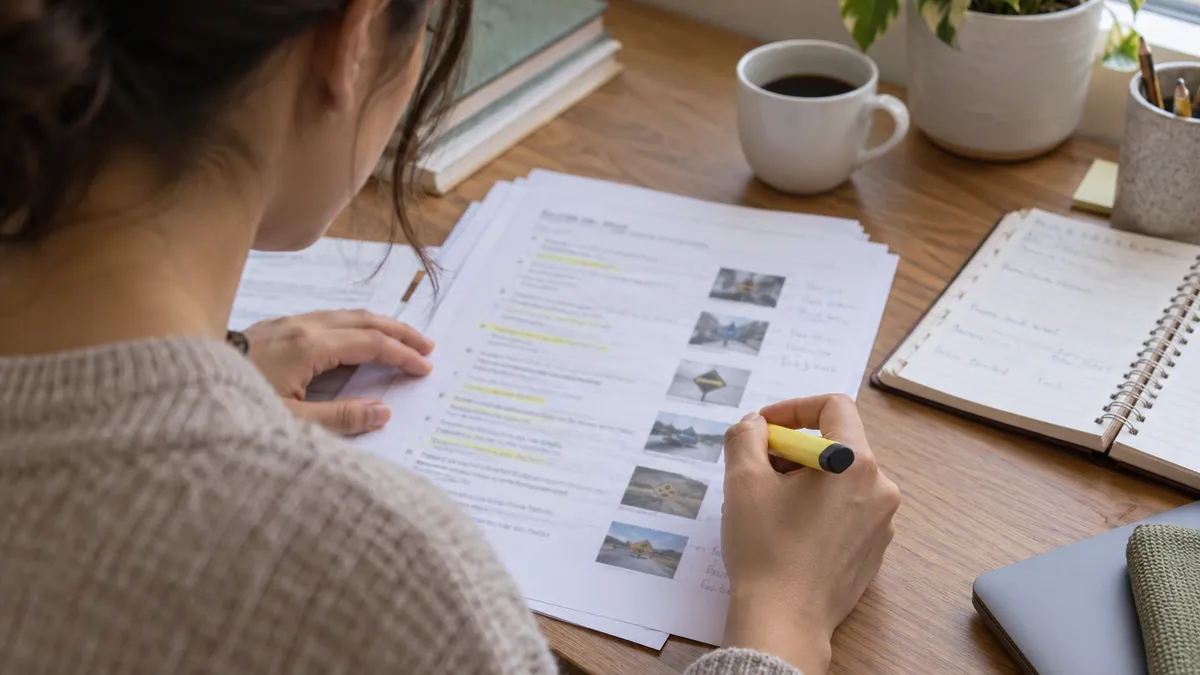 Las 50 Preguntas Del Examen De Manejo - Examen de Manejo DMV certification study resource