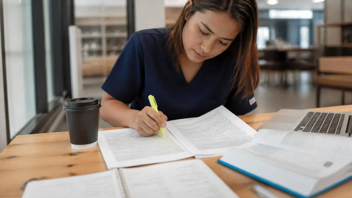 Practice Test - Examen de OSHA 10 Construcción certification study resource