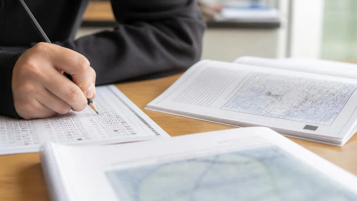 How to Read Latitude and Longitude on Sectional Ch - FAA - Sectional Chart certification study resource