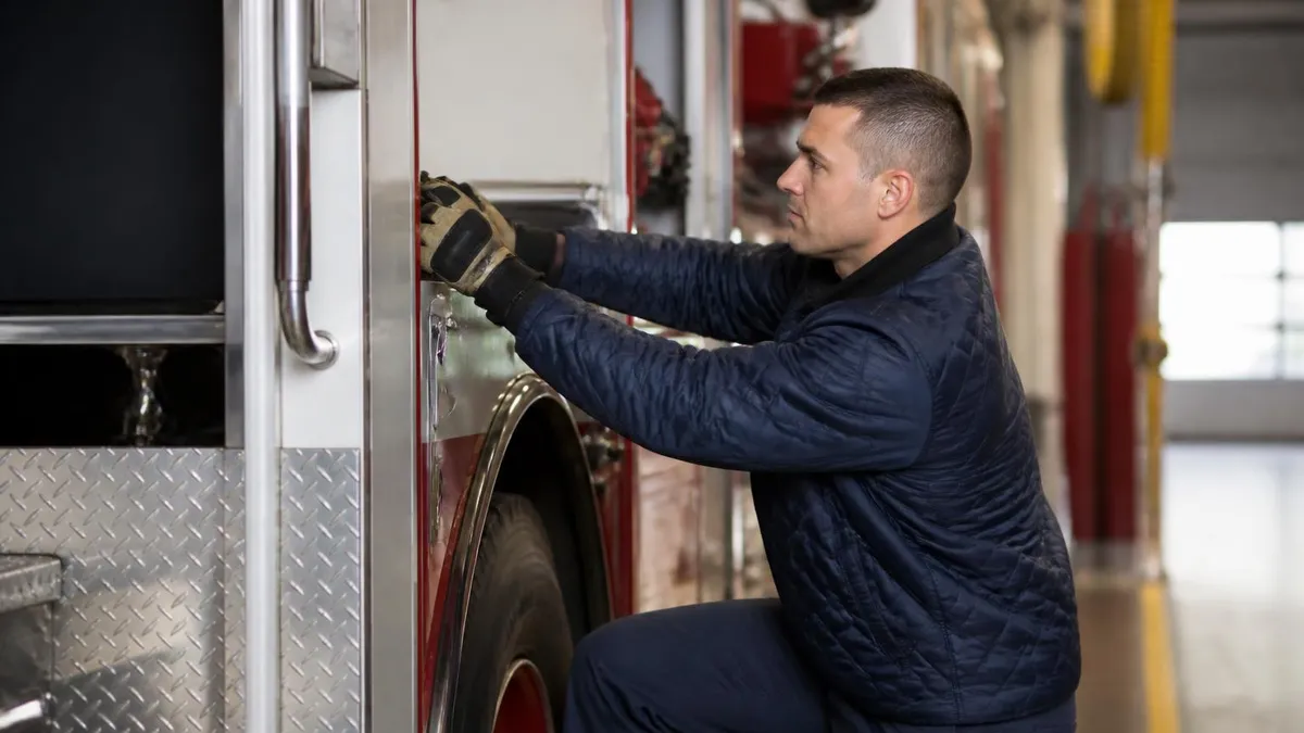 FDNY EMS — How New York City's Emergency Medical Service Works and How to Become an FDNY EMT or Paramedic