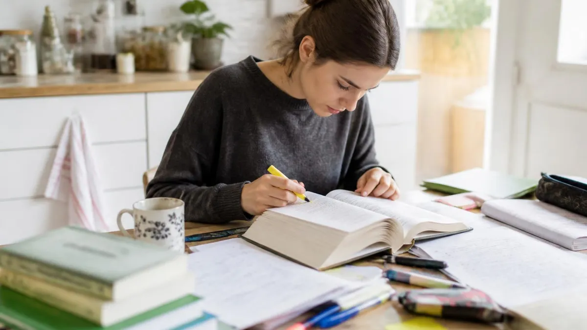 Livres pour l'Agrégation de Mathématiques : Guide Complet des Ressources PDF et Imprimées