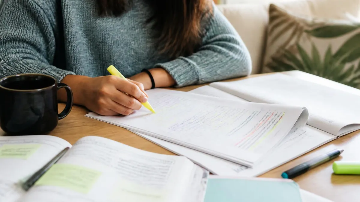 Guide De Revision Pour Le Brevet - Brevet - Annales et Sujets Corrigés du DNB certification study resource