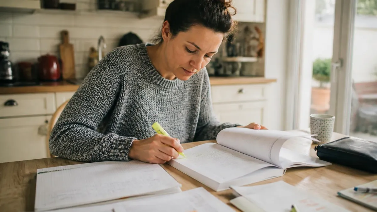 Guide De Revision Pour Le Brevet - Brevet - Annales et Sujets Corrigés du DNB certification study resource