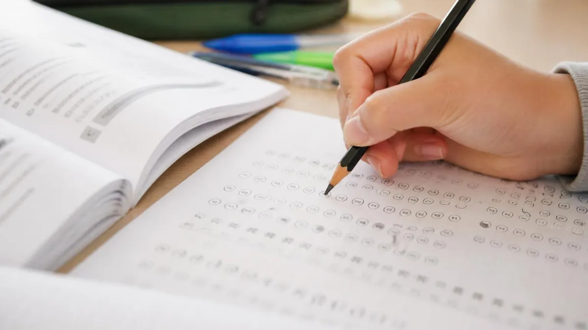 Revision Brevet Brevet Revision - Brevet - Annales et Sujets Corrigés du DNB certification study resource