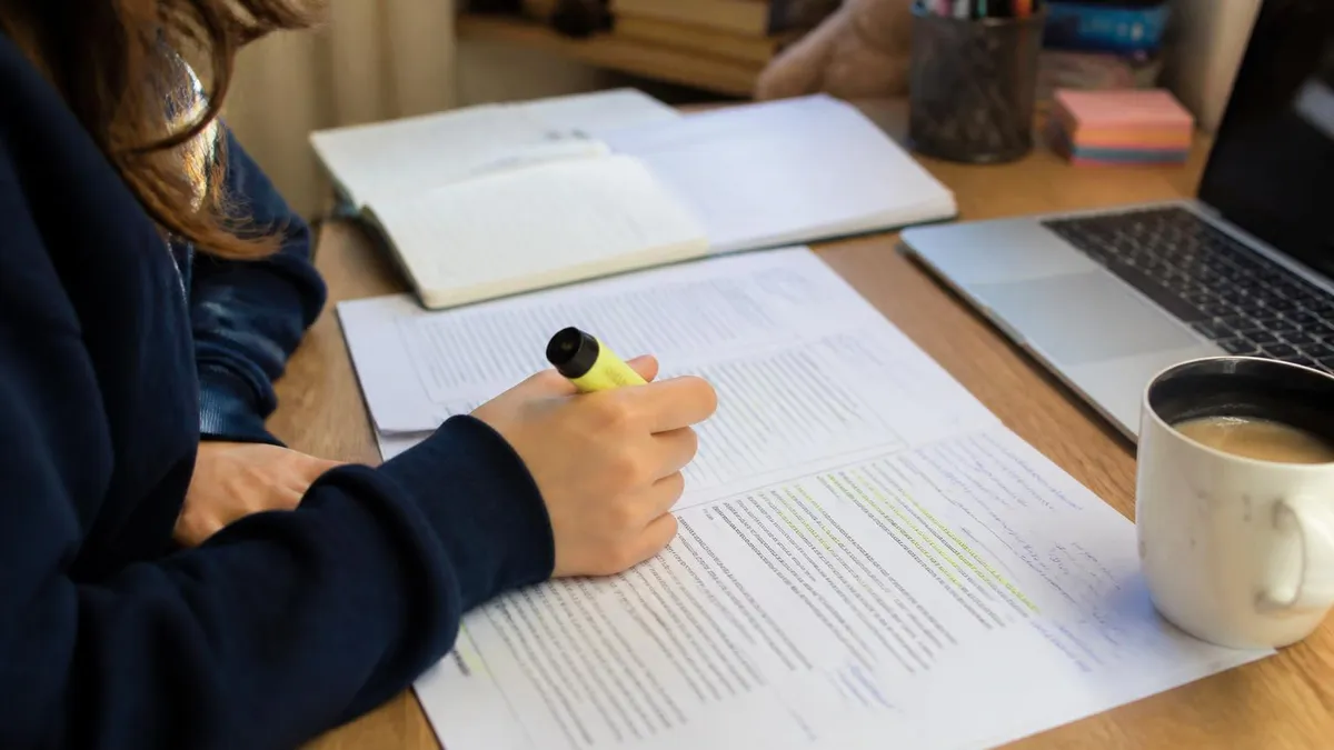 Sujets de Brevet Histoire avec Corrigés en PDF : Guide Complet pour Réussir l'Épreuve
