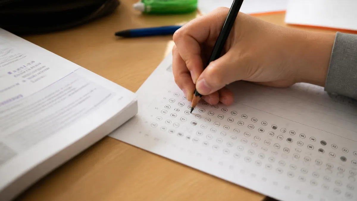 Sujets de Brevet Sciences Corrigés PDF : Guide Complet pour Réussir l'Épreuve