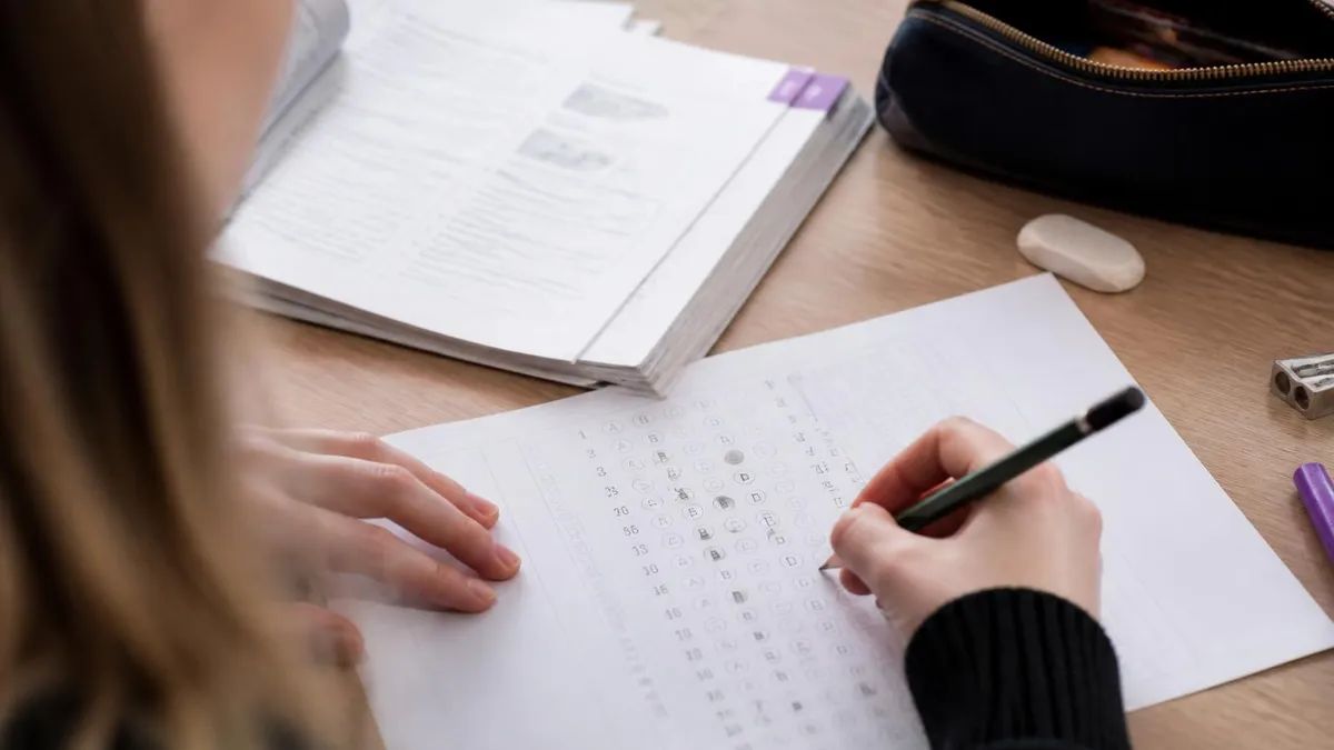 Delf B2 Exercices Et Corriges Pdf - DELF B2 certification study resource