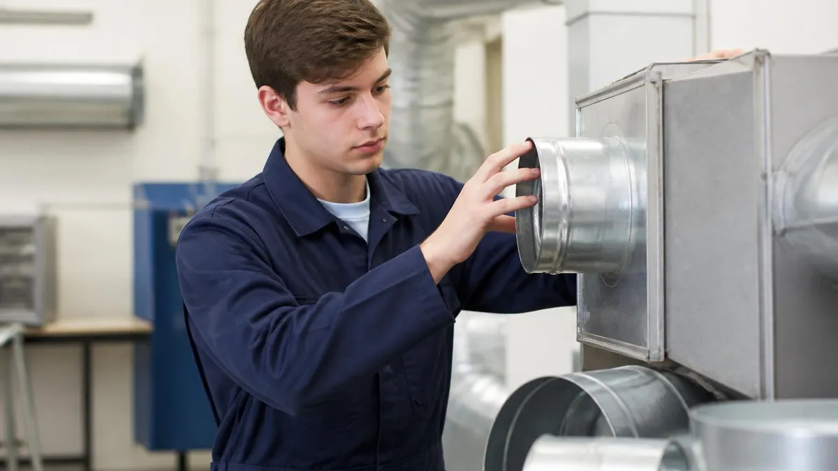 How Much HVAC Tonnage for a 2000 Sq Ft Home: Complete Sizing Guide
