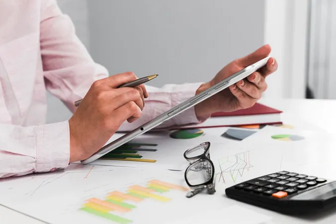 Business Man Working Office Desk - Blog study guide