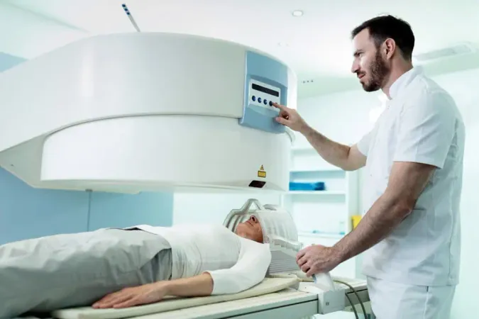 Medical Technician Starting Head Mri Scan Procedure Female Patient Hospital 1 - Blog study guide