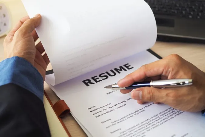 Vecteezy Executives Are Viewing The Application Form Many Candidates X - Blog study guide