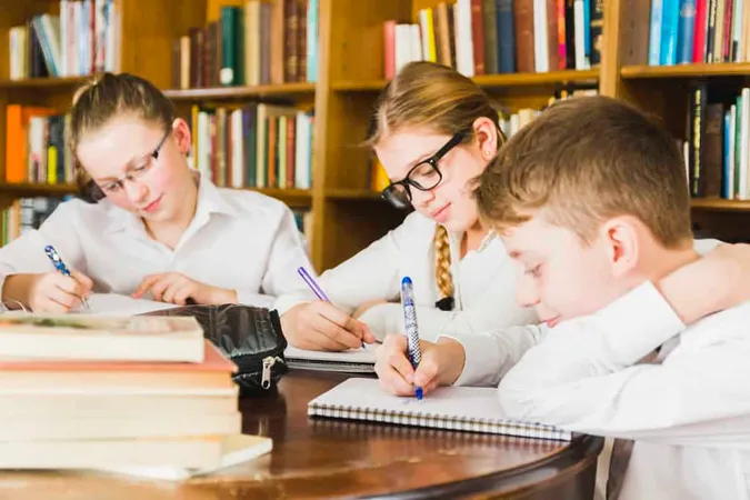 Cute Children Studying School Li - Blog study guide