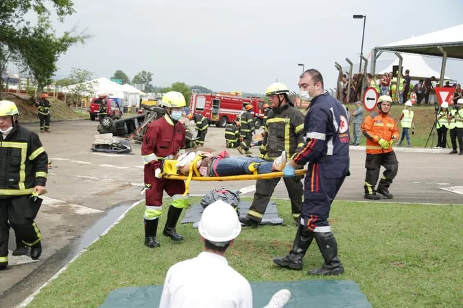 Roadside Emergency Simulation University Students X - Community Paramedic Certification study guide