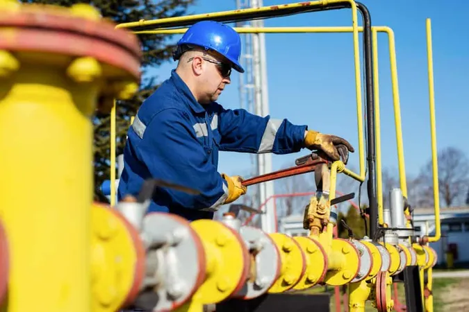 Mechanic Operator Production Gas Oil Gas Industry X - Gas Pipe Technician Certification study guide