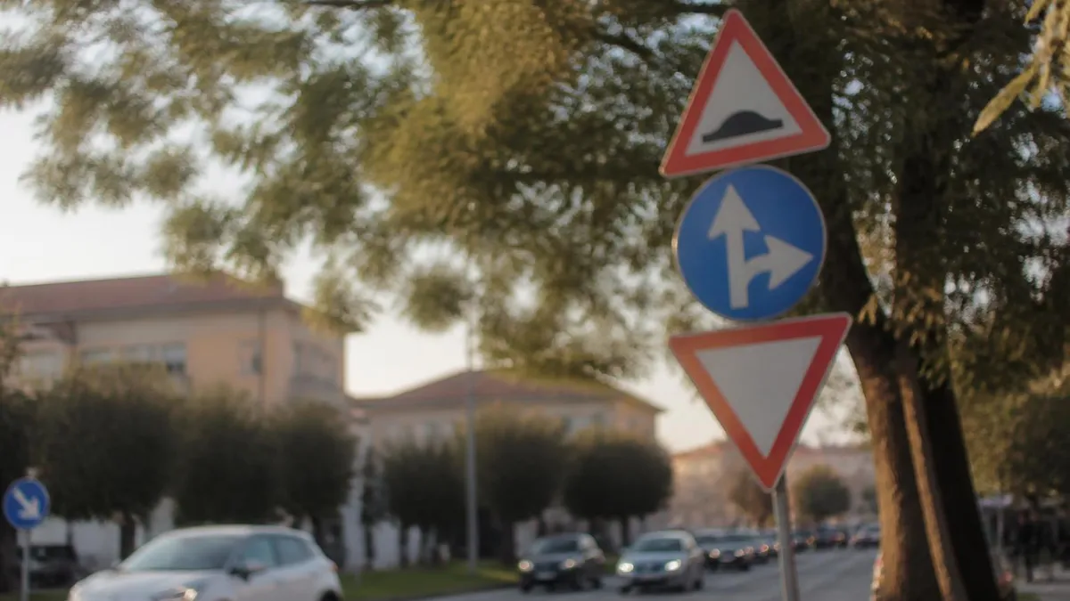 Quiz Patente B B 30 Domande - Quiz Patente B - Esame Teoria Patente Auto certification study resource