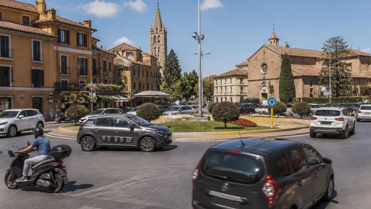 Quiz Patente B con Risposte 2026 June: Esercitati con le Domande Ufficiali Spiegate e Supera l'Esame Teorico al Primo Tentativo