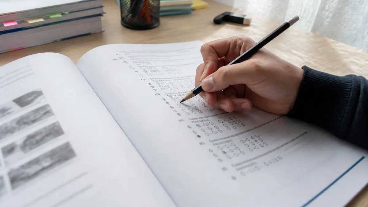 Esame della Patente B: Guida Completa alla Preparazione e ai Quiz 2026 giugno