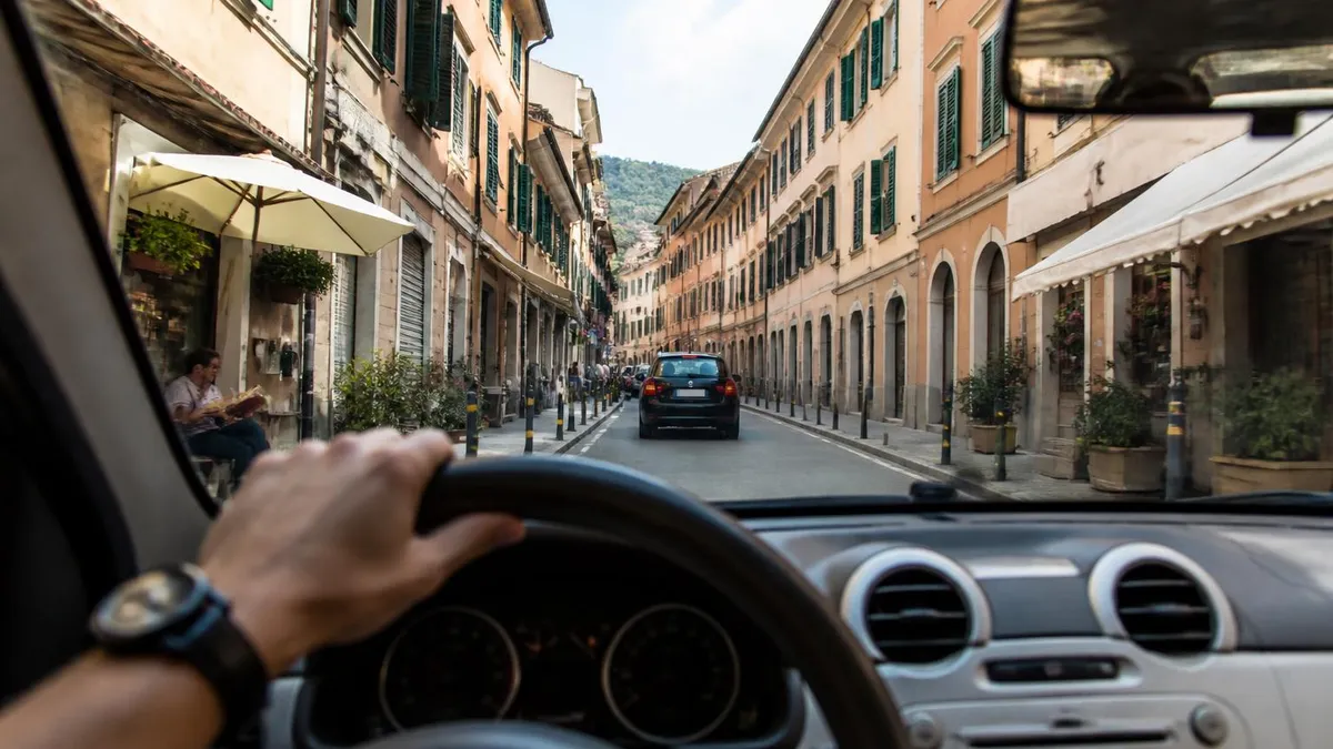 Quiz Patente Facile: Guida Completa per Superare l'Esame di Teoria 2026 June