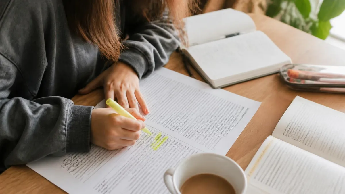 Toeic 1403011 - TOEIC - 国際コミュニケーション英語能力テスト certification study resource
