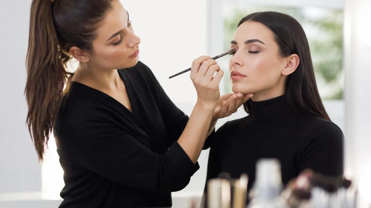 Freelance Makeup Artist Resume - MUA - Makeup Artist certification study resource