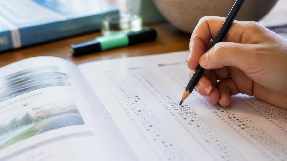 Boeken voor het Theorie Examen Auto: De Complete Studiegids voor het CBR