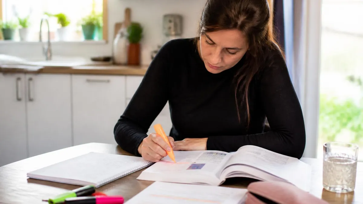 Dagcursus Theorie Auto: Alles Over de Intensieve Cursus met Examen 2026 June