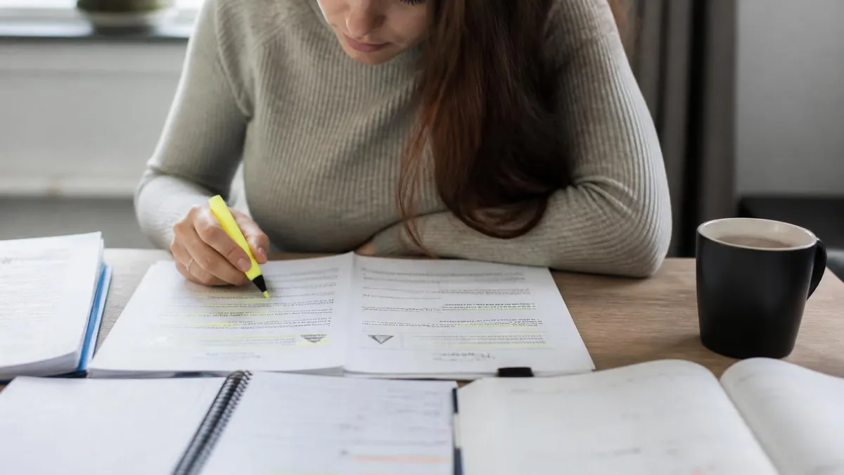 Vanaf welke leeftijd mag je theorie-examen doen voor de auto? 2026 juni