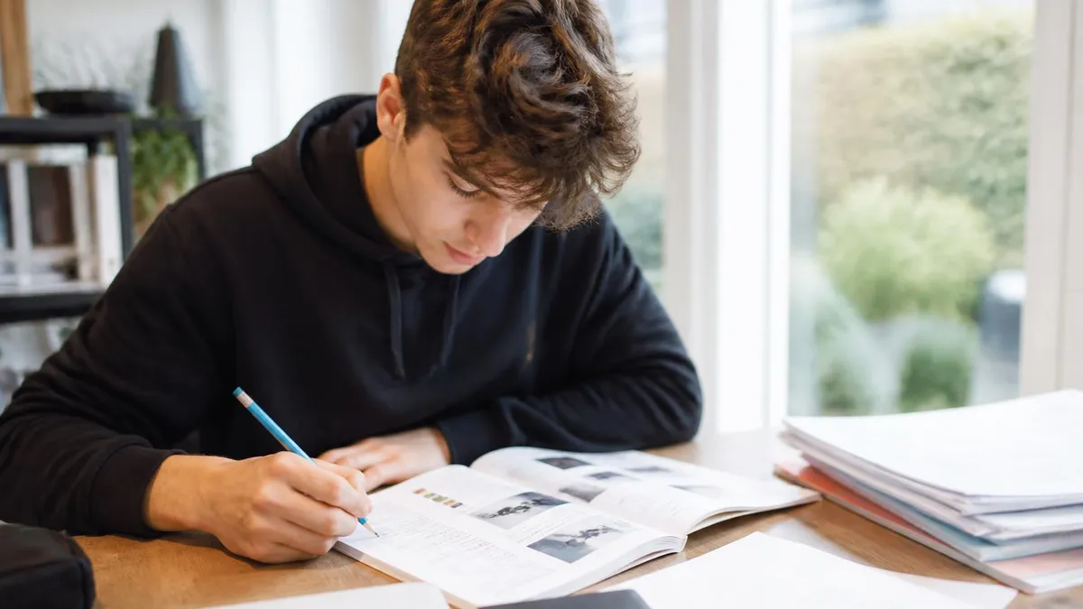 Brommer Theorie Examen Oefenen - Theorie-examen Oefenen (Auto, Motor, Scooter & Bromfiets) certification study resource
