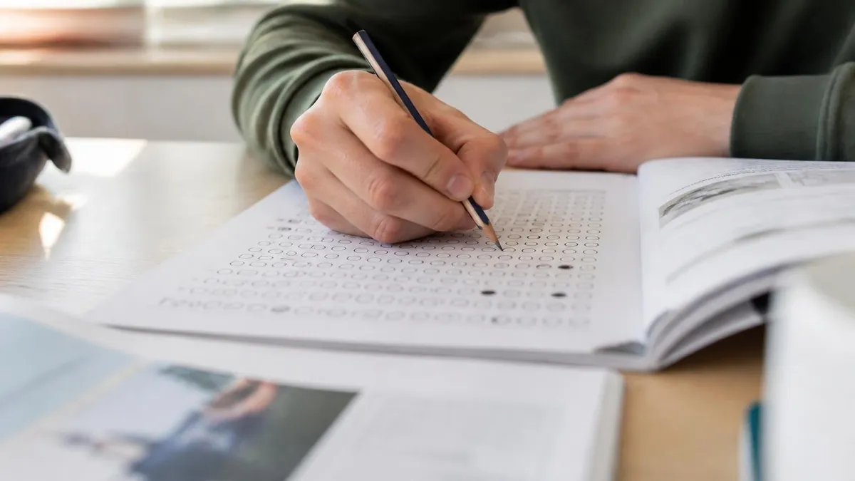 Brommer Theorie Examen Oefenen - Theorie-examen Oefenen (Auto, Motor, Scooter & Bromfiets) certification study resource