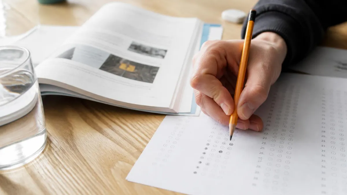 Online Theorie Examen Oefenen - Theorie-examen Oefenen (Auto, Motor, Scooter & Bromfiets) certification study resource