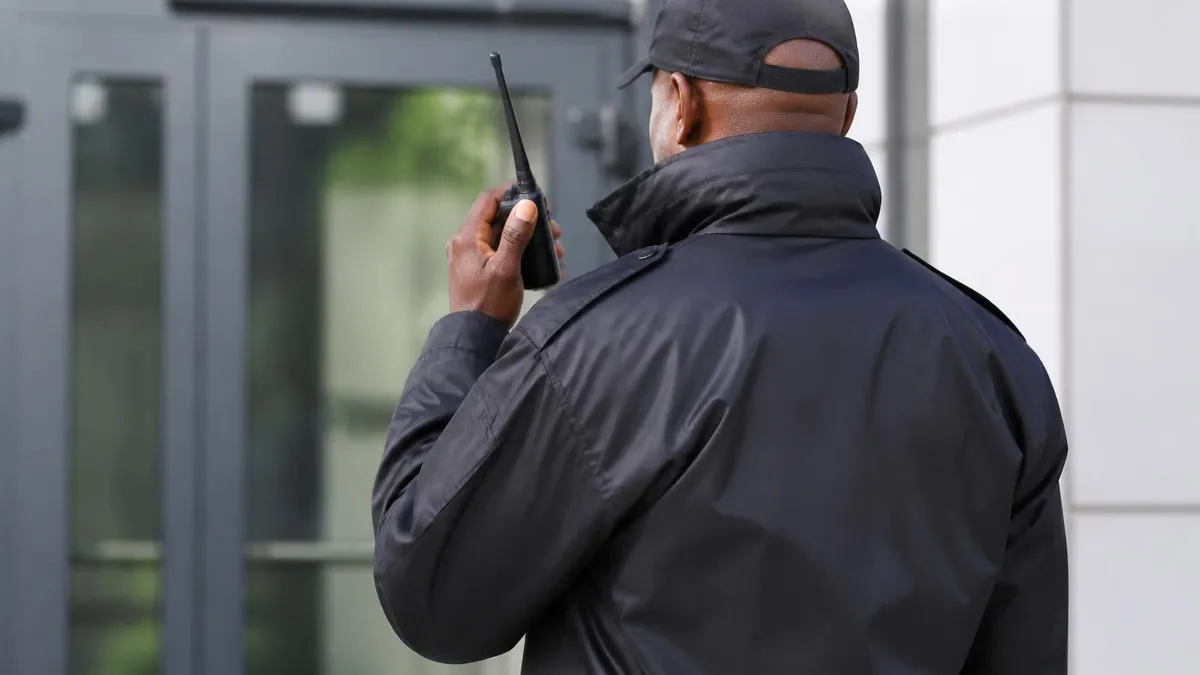 Sia Contact at a Glance - SIA Security Guard Licence certification study resource